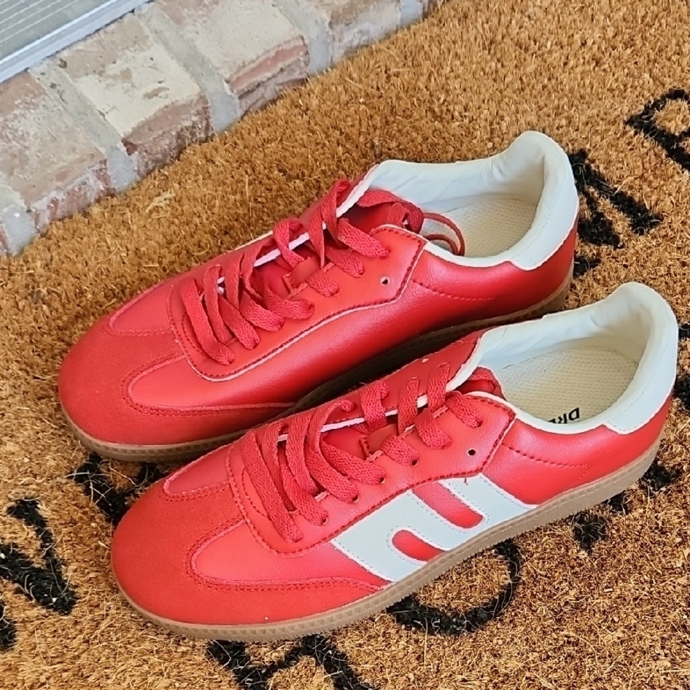 NWOT Dream Pairs Red and White Sneakers, Size 8